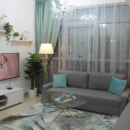 Newly Furnished One Bedroom Apartment Next To Metro & Beach In Marina Residence ดูไบ ภายนอก รูปภาพ
