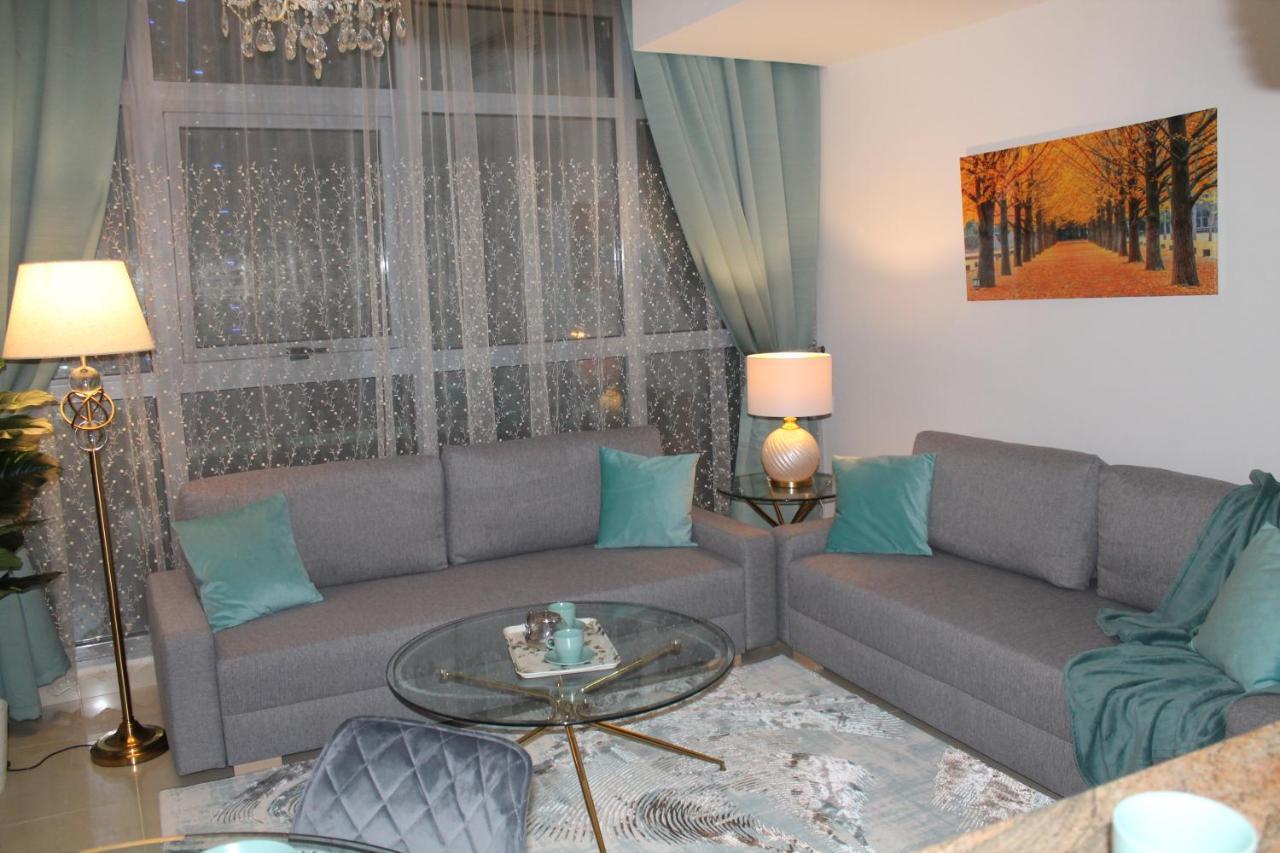 Newly Furnished One Bedroom Apartment Next To Metro & Beach In Marina Residence ดูไบ ภายนอก รูปภาพ