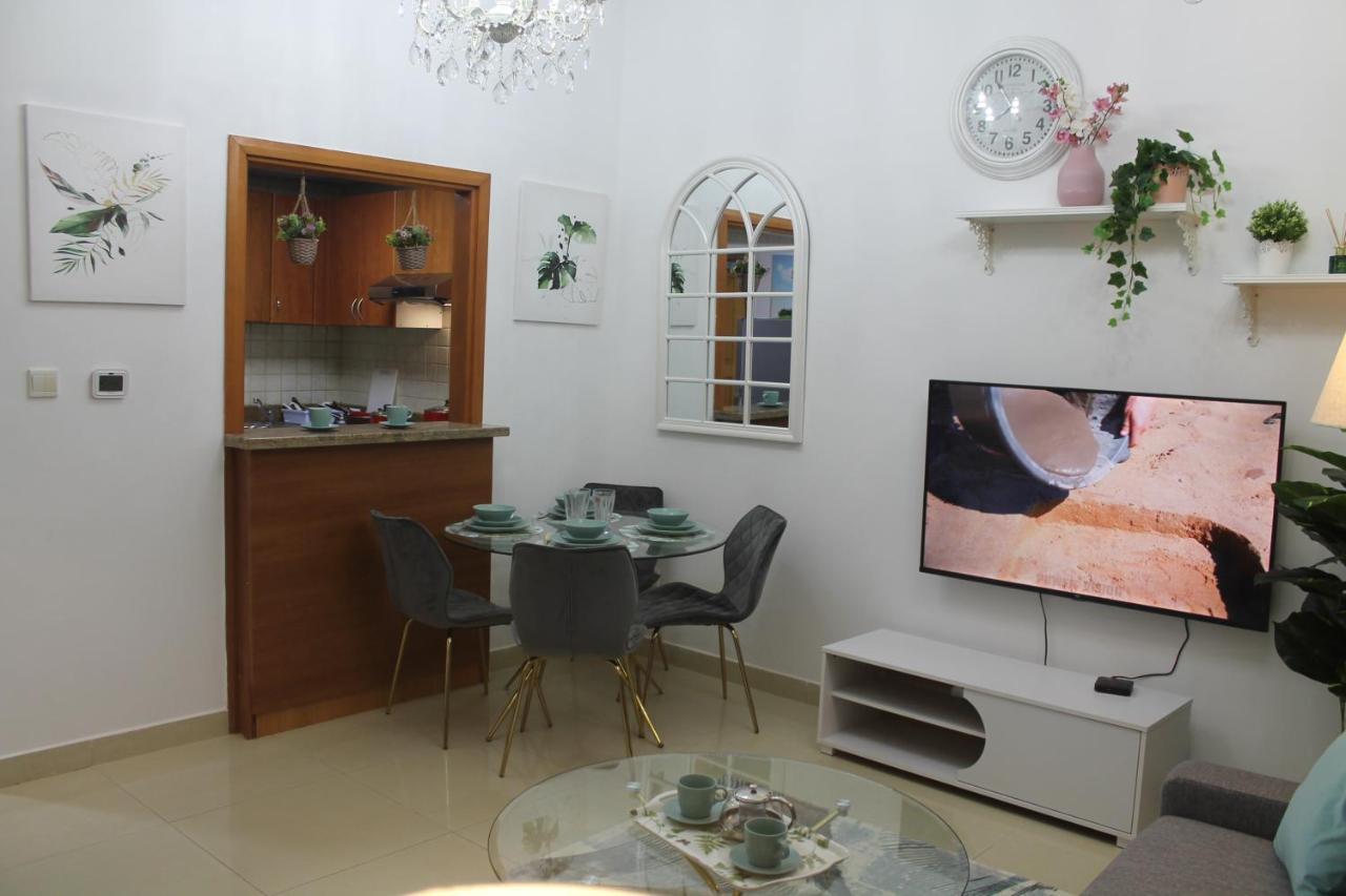 Newly Furnished One Bedroom Apartment Next To Metro & Beach In Marina Residence ดูไบ ภายนอก รูปภาพ