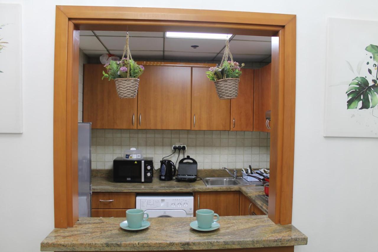 Newly Furnished One Bedroom Apartment Next To Metro & Beach In Marina Residence ดูไบ ภายนอก รูปภาพ
