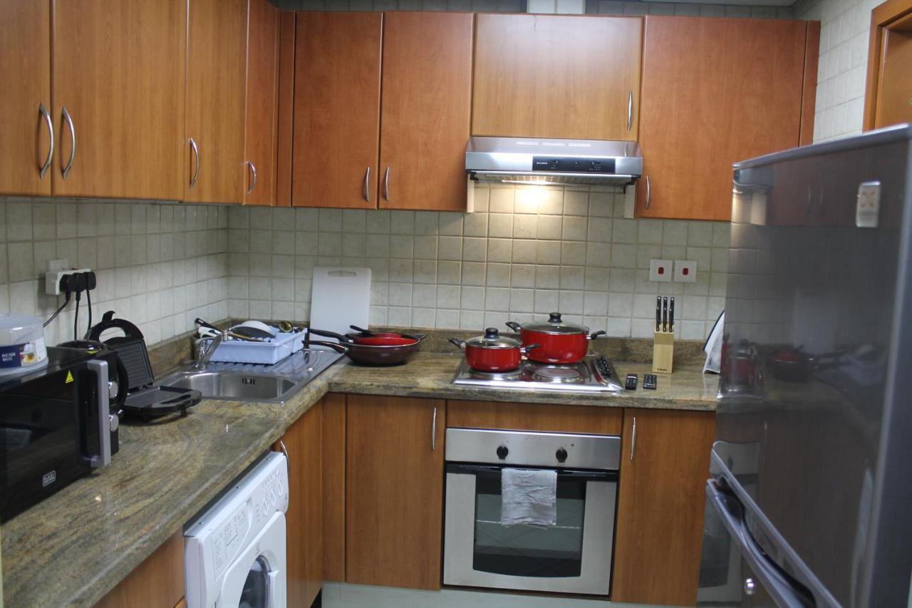 Newly Furnished One Bedroom Apartment Next To Metro & Beach In Marina Residence ดูไบ ภายนอก รูปภาพ