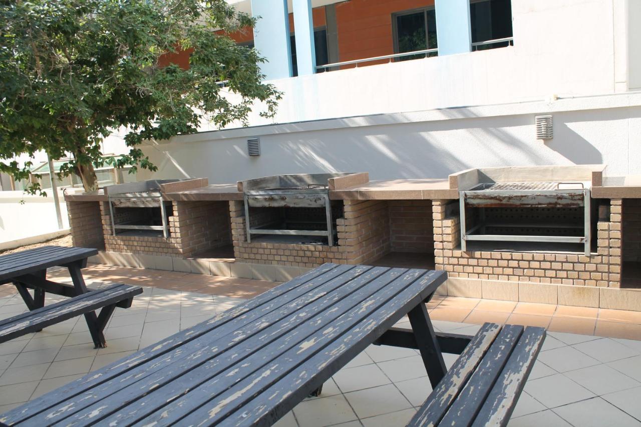 Newly Furnished One Bedroom Apartment Next To Metro & Beach In Marina Residence ดูไบ ภายนอก รูปภาพ